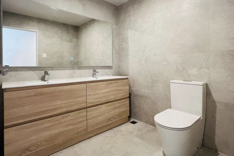 Photo of property in 5/11 Rengarenga Rise, Fairview Heights, Auckland, 0632