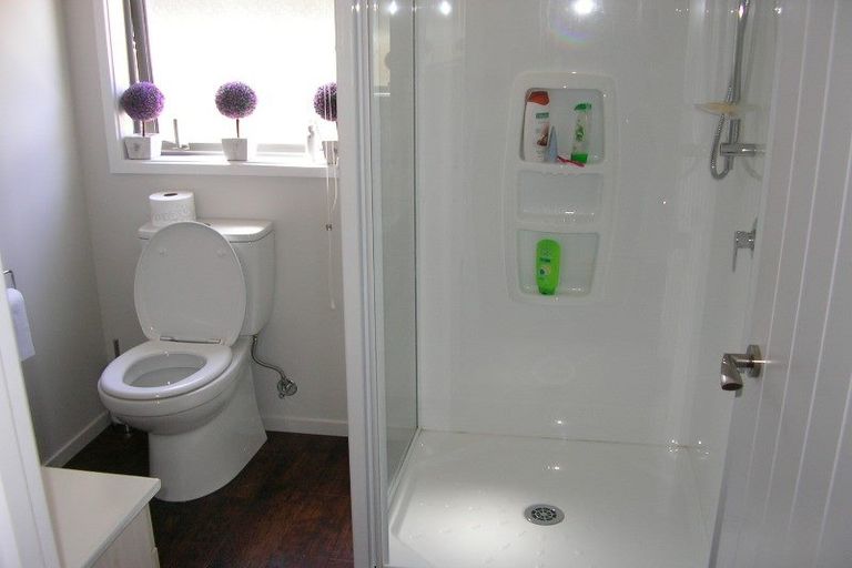 Photo of property in 7 Ranui Place, Moana, 7872