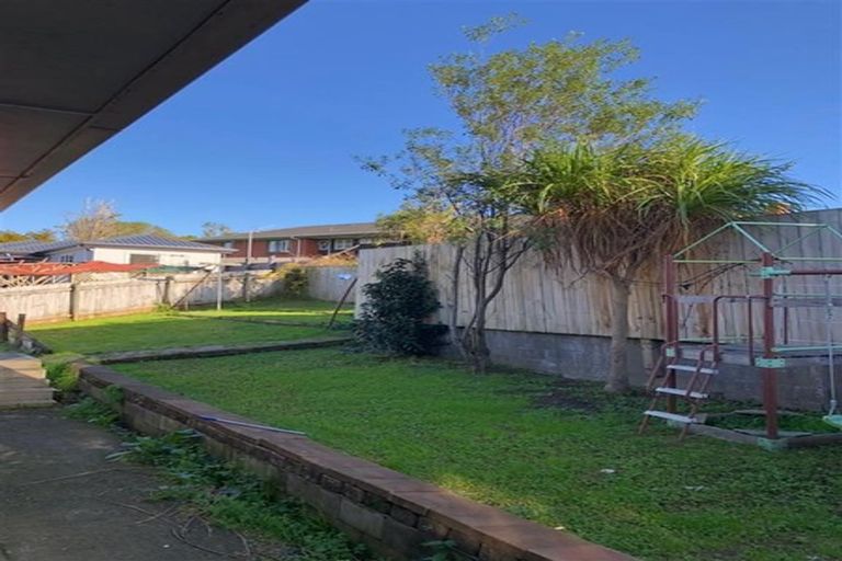 Photo of property in 27 Parker Avenue, New Lynn, Auckland, 0600