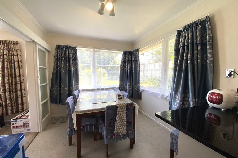 Photo of property in 18 Kelkirk Street, Kelston, Auckland, 0602