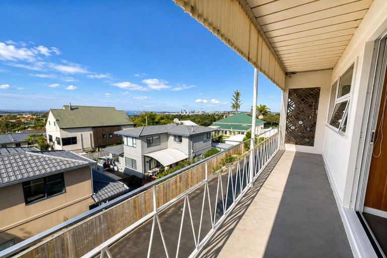 Photo of property in 11/219 Onewa Road, Birkenhead, Auckland, 0626