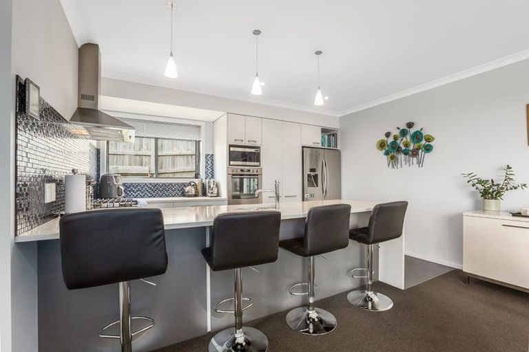 Photo of property in 10 Wangapeka Way, Aotea, Porirua, 5024