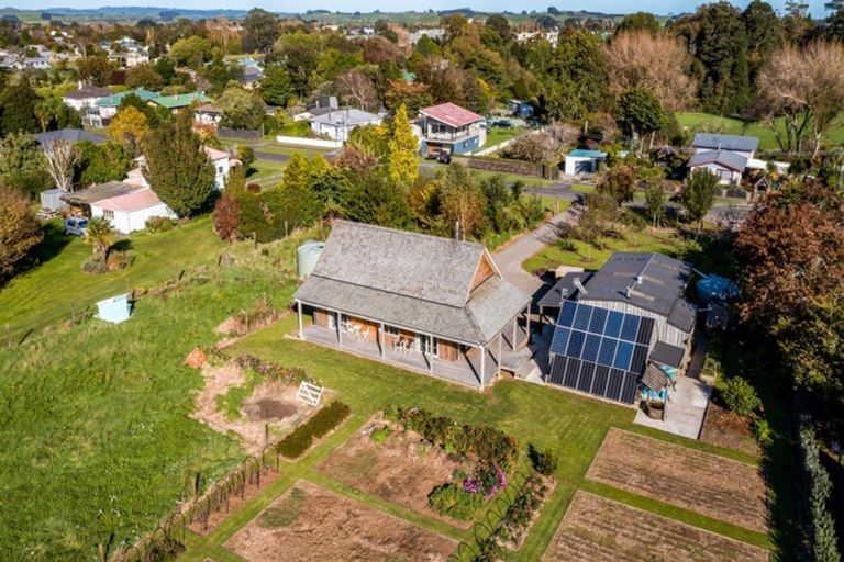 Photo of property in 28 Bridger Place, Eltham, 4322