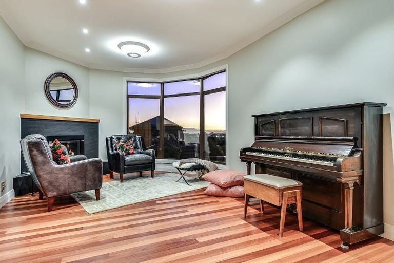 Photo of property in 145 Lake Crescent, Hamilton Lake, Hamilton, 3204