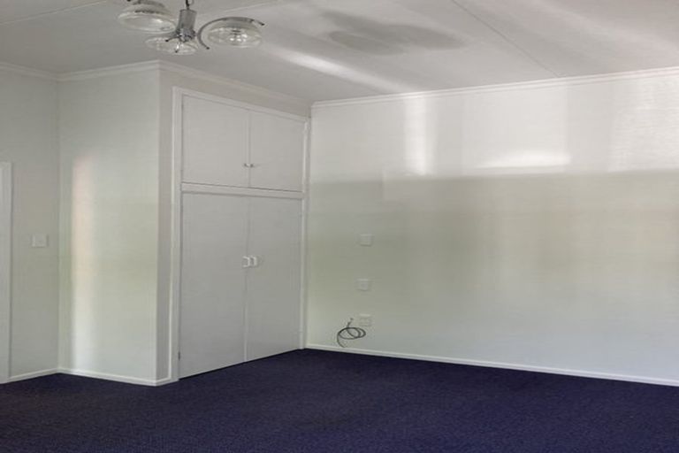 Photo of property in 27 Mckinley Crescent, Brooklyn, Wellington, 6021