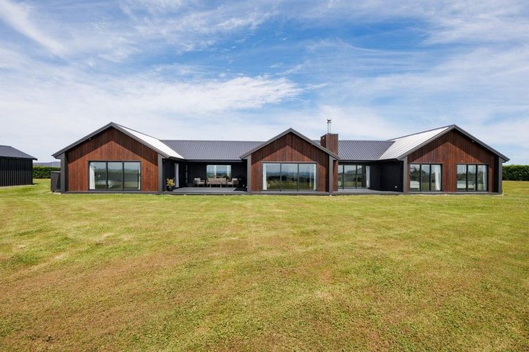 Photo of property in 2 Mataki Lane, Halcombe, 4779