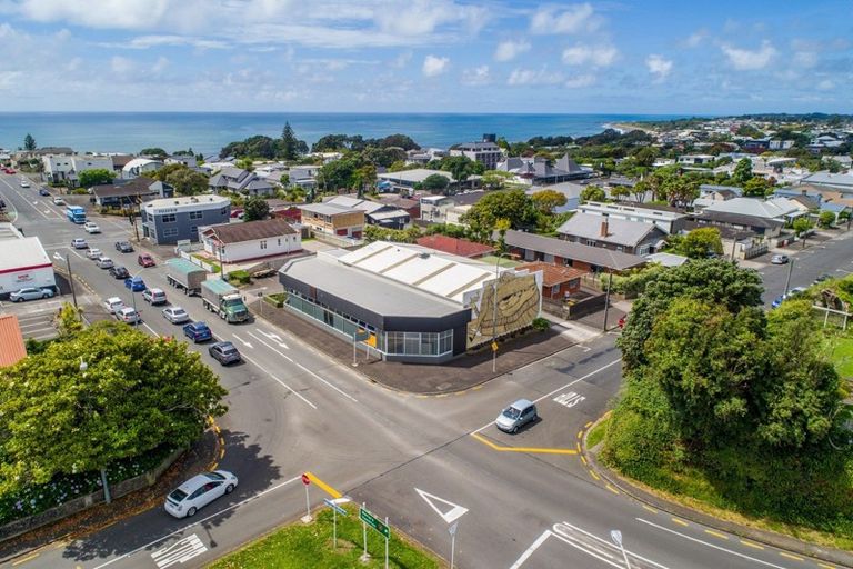 Photo of property in 37 Hobson Street, New Plymouth, 4312