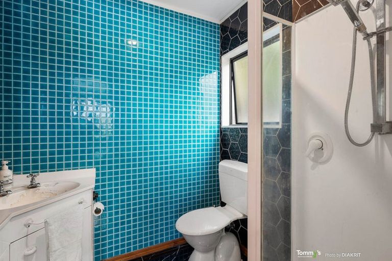 Photo of property in 17 David Crescent, Karori, Wellington, 6012