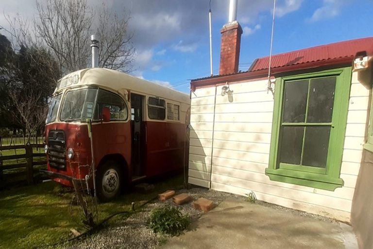 Photo of property in 49 Phillips Street, Tikokino, 4273