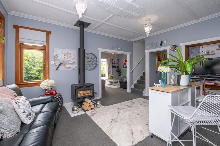 Photo of property in 48 Karina Road, Merrilands, New Plymouth, 4312