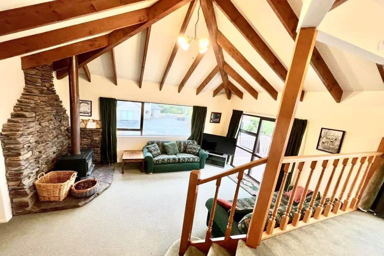 Photo of property in 1 Burnett Place, Lake Tekapo, 7999