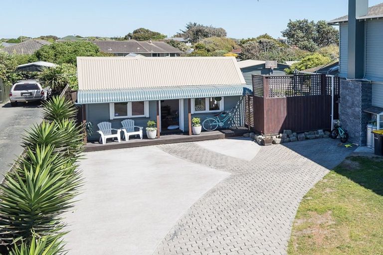 Photo of property in 5 Marine Parade, North New Brighton, Christchurch, 8083