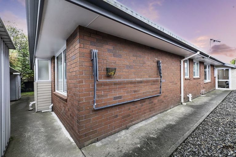 Photo of property in 2/57 Cutts Road, Russley, Christchurch, 8042