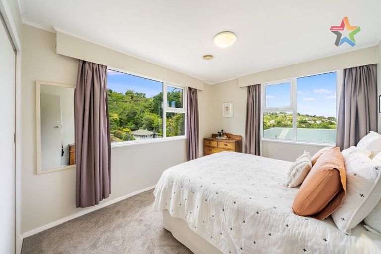 Photo of property in 11 Manor Drive, Stokes Valley, Lower Hutt, 5019