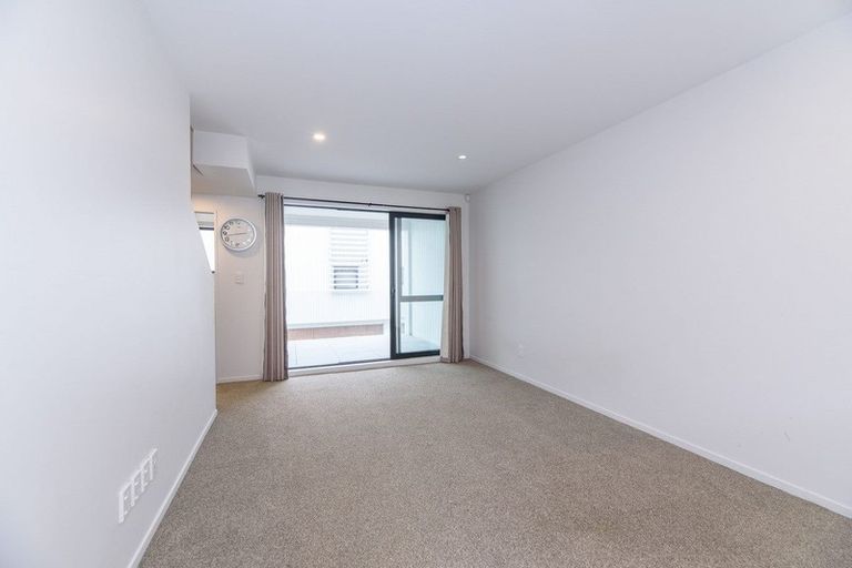 Photo of property in 36 Akeake Lane, Albany Heights, Auckland, 0632