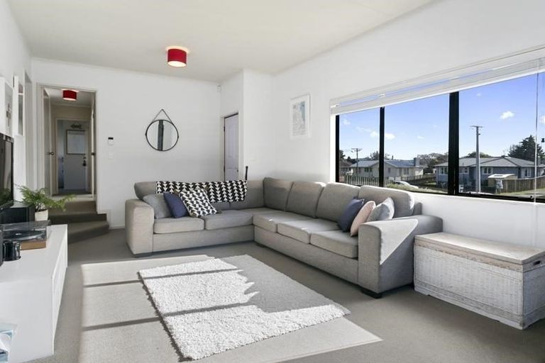 Photo of property in 33 Tawa Street, Hilltop, Taupo, 3330