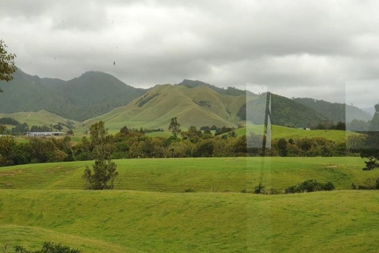 Photo of property in 1939 South Road, Pitone, New Plymouth, 4374