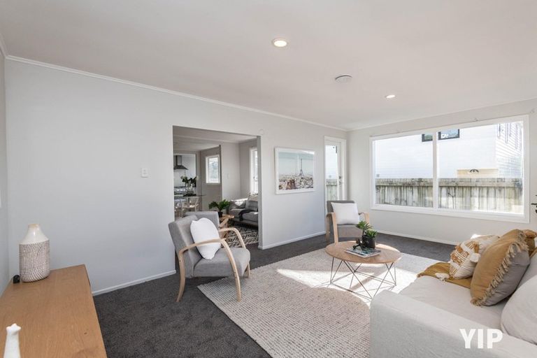 Photo of property in 43 Horokiwi Road West, Newlands, Wellington, 6037