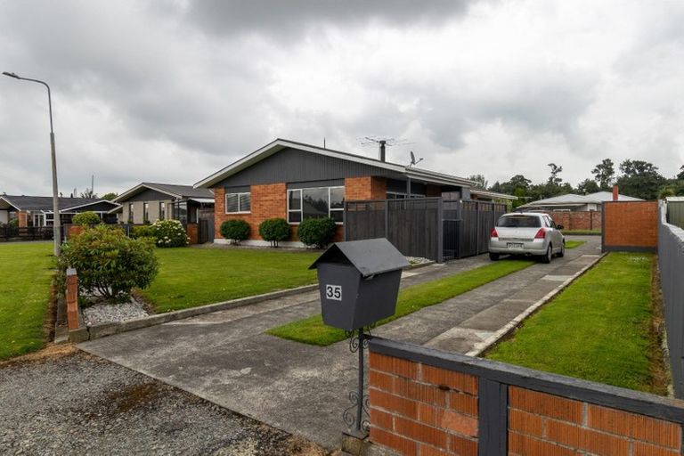 Photo of property in 35 Waterford Drive, Winton, 9720