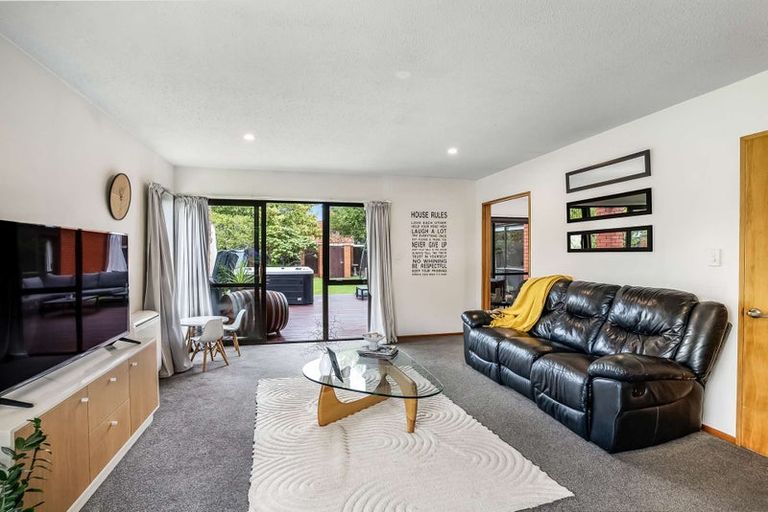 Photo of property in 16 Lancewood Drive, Halswell, Christchurch, 8025