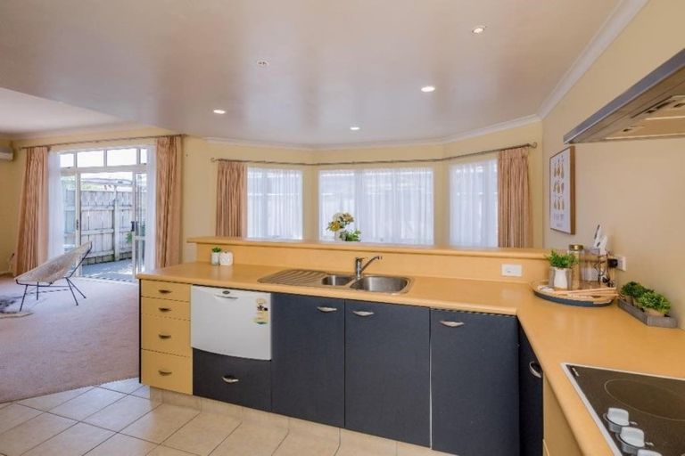 Photo of property in 25 San Priamo Place, Paraparaumu Beach, Paraparaumu, 5032