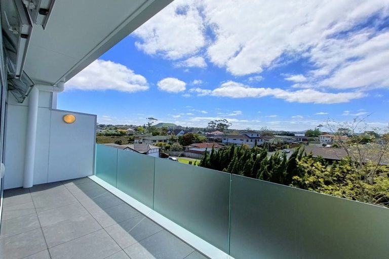 Photo of property in 106/102 Pakuranga Road, Pakuranga, Auckland, 2010