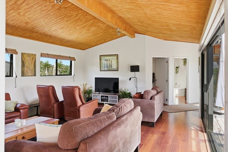 Photo of property in 4037b Far Road North, Pukenui, 0484