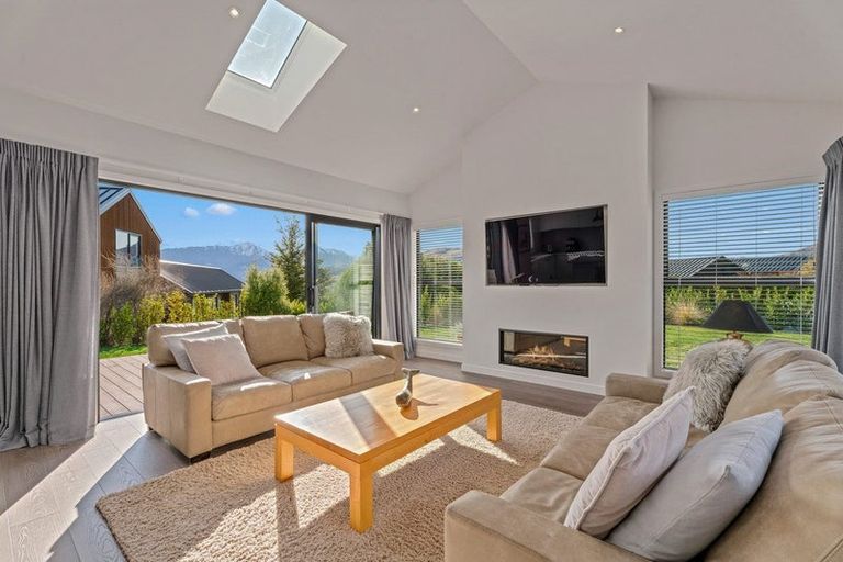 Photo of property in 64 Jacks Point Rise, Jacks Point, Queenstown, 9371