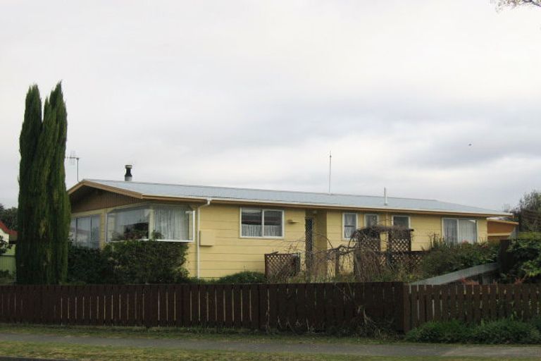 Photo of property in 12 Spriggs Crescent, Greenmeadows, Napier, 4112