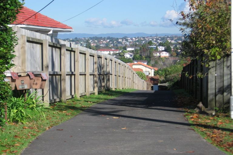 Photo of property in 2/388 East Coast Road, Sunnynook, Auckland, 0630