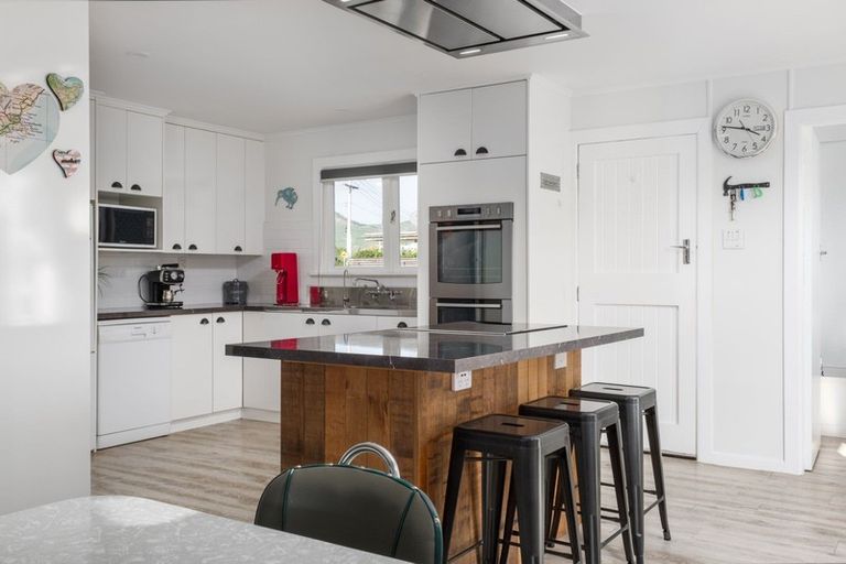 Photo of property in 45 De Lautour Road, Inner Kaiti, Gisborne, 4010