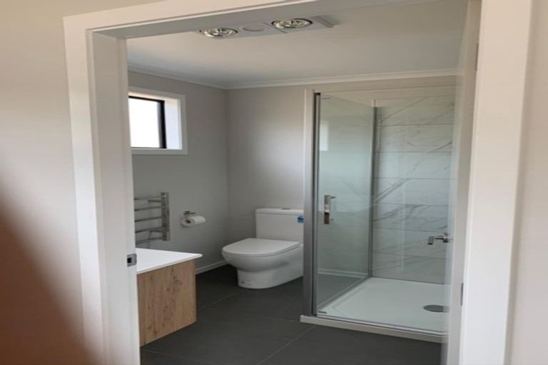 Photo of property in 74 Waipunahau Road, Waikanae, 5036