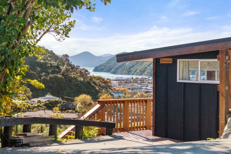 Photo of property in 7 Webster Place, Picton, 7220