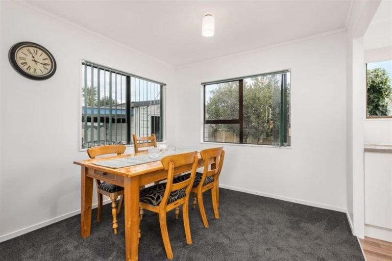 Photo of property in 1/25 Clearview Heights, Ranui, Auckland, 0612