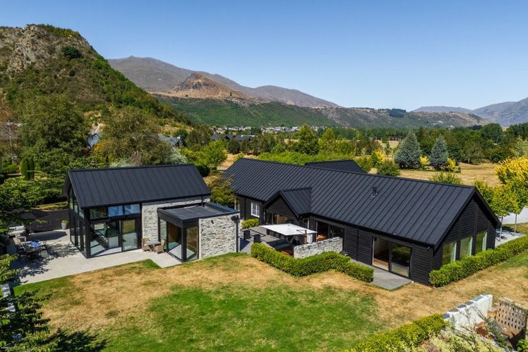 Photo of property in Butel Park, 15 Essex Avenue, Arrowtown, 9302