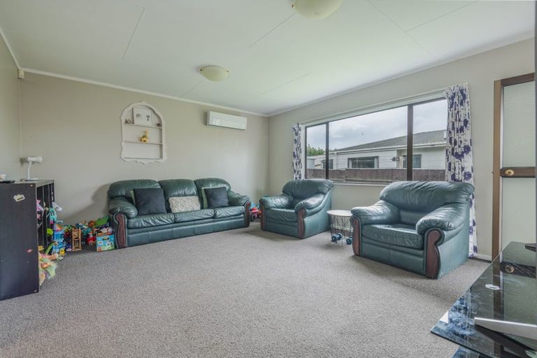 Photo of property in 59 Raglan Avenue, Cloverlea, Palmerston North, 4412