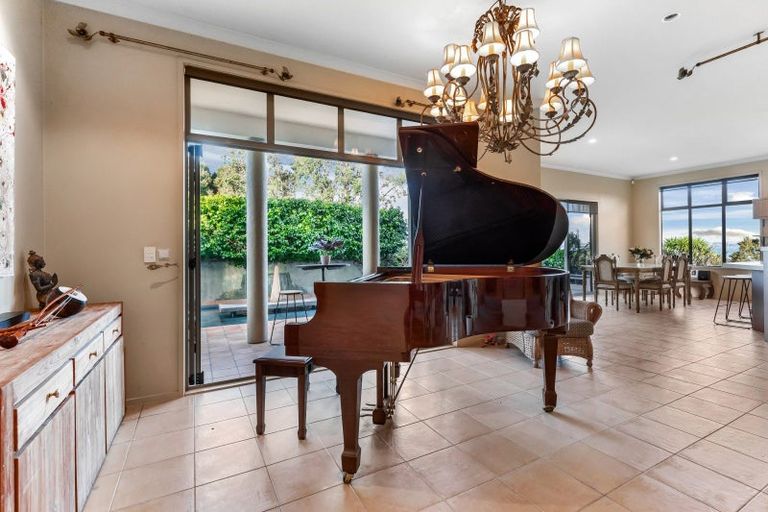 Photo of property in 67 Harbour View Road, Te Atatu Peninsula, Auckland, 0610