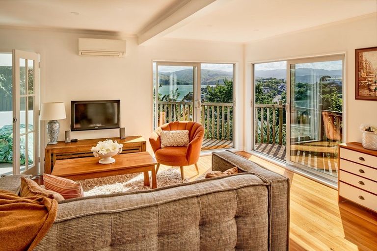 Photo of property in 72 Paremata Road, Paremata, Porirua, 5024