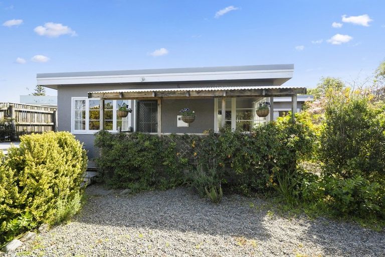 Photo of property in 34 Bluegum Road, Paraparaumu Beach, Paraparaumu, 5032