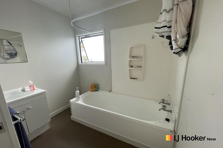 Photo of property in 2/5 Solveig Place, Randwick Park, Auckland, 2105