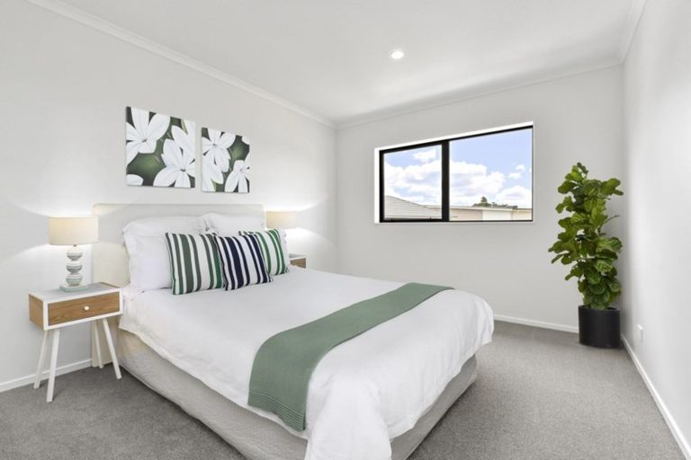 Photo of property in 40 Vincent Mcgrath Crescent, Swanson, Auckland, 0614