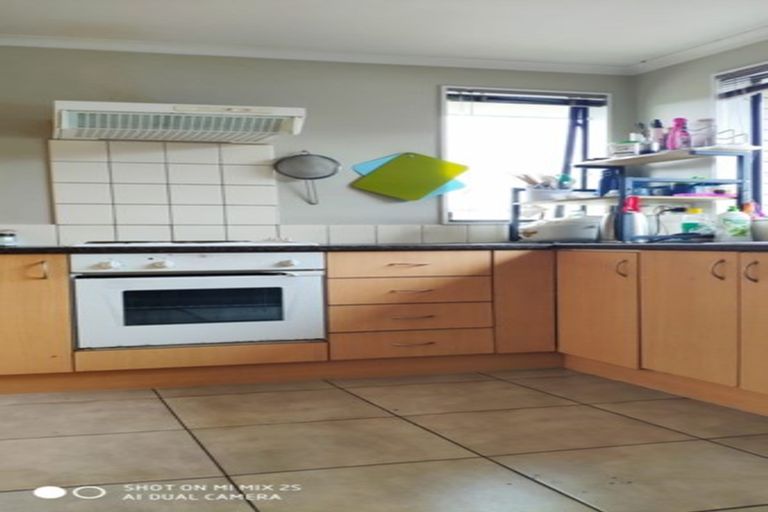 Photo of property in 16 Misty Valley Drive, Henderson, Auckland, 0612