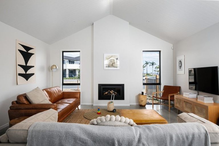 Photo of property in 1 Litsea Way, Papamoa Beach, Papamoa, 3118