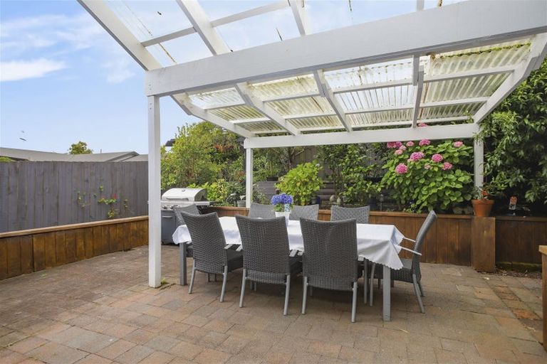 Photo of property in 12 Bilkey Avenue, Pukekohe, 2120