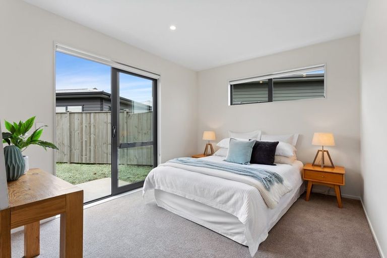 Photo of property in 10 Seafoam Road, Rosehill, Papakura, 2113