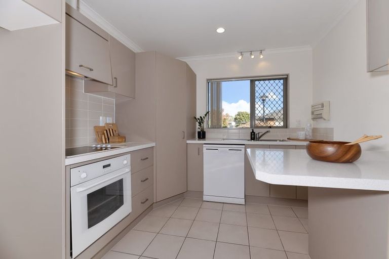 Photo of property in Waimanu Bay Village, 32/1 Piriti Drive, Te Atatu Peninsula, Auckland, 0610
