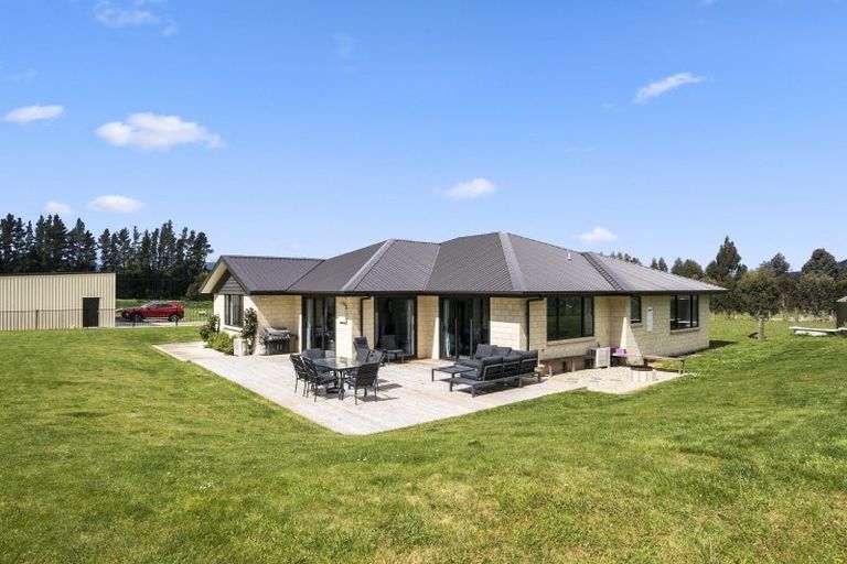 Photo of property in 30 Tara Hills Drive, North Taieri, Mosgiel, 9092