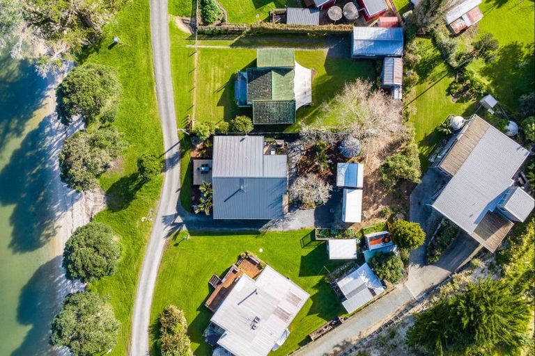 Photo of property in 6 The Strand, Whakapirau, Maungaturoto, 0583