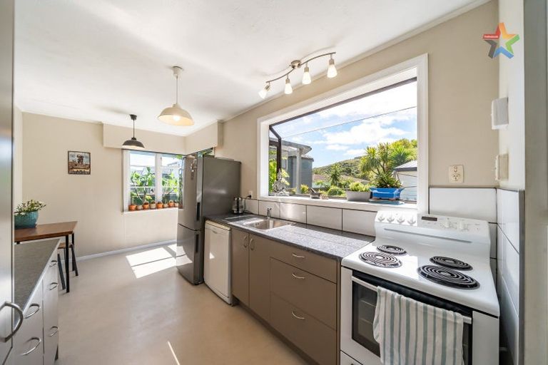 Photo of property in 1 Cleland Crescent, Naenae, Lower Hutt, 5011