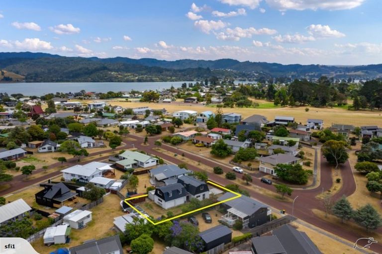 Photo of property in 33 Jubilee Drive, Pauanui, Hikuai, 3579